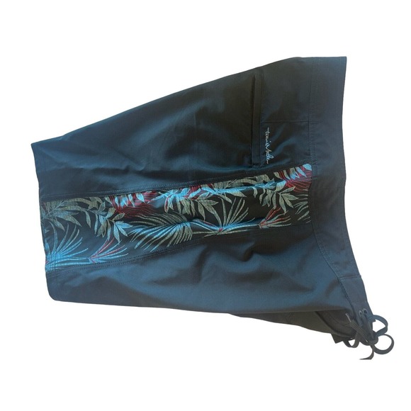 Travis Matthew Board Shorts Mens 32 Swim Trunks Navy w/ Hawaiian Pattern On Side - Picture 4 of 5
